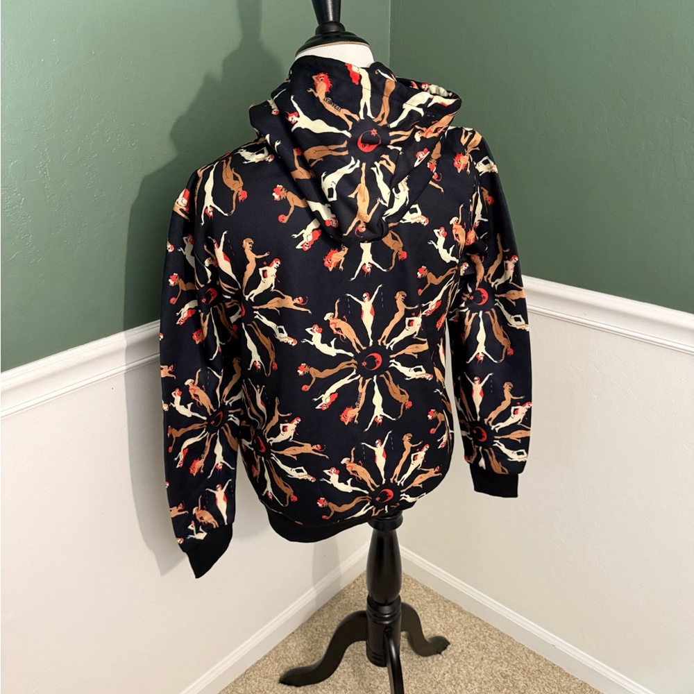 VERAMEAT Black Graphic Hoodie with Redhead Goddess Print – Comfy Size – NWT - Picture 3 of 8